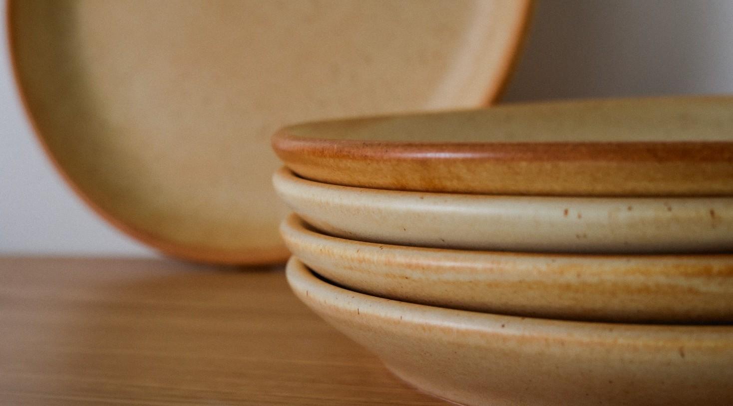 Studio Coupe 27cm Plate - Cinnamon Glaze