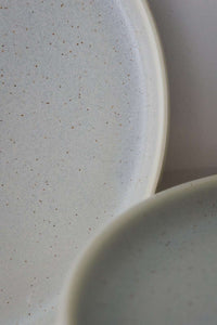 Studio Scandi 24cm Plate - Oyster Glaze